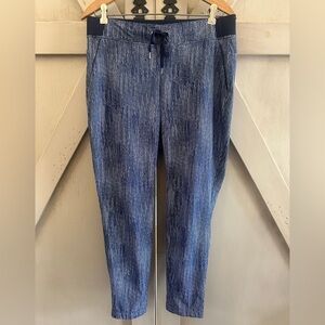 Athleta Batik Midtown Ankle Jogger Pants Blue White Print Travel Athleisure
